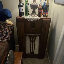 1930 stand tall Radio