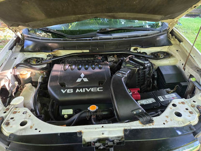 2009 Mitsubishi outlander XLS Sport Utility 4D