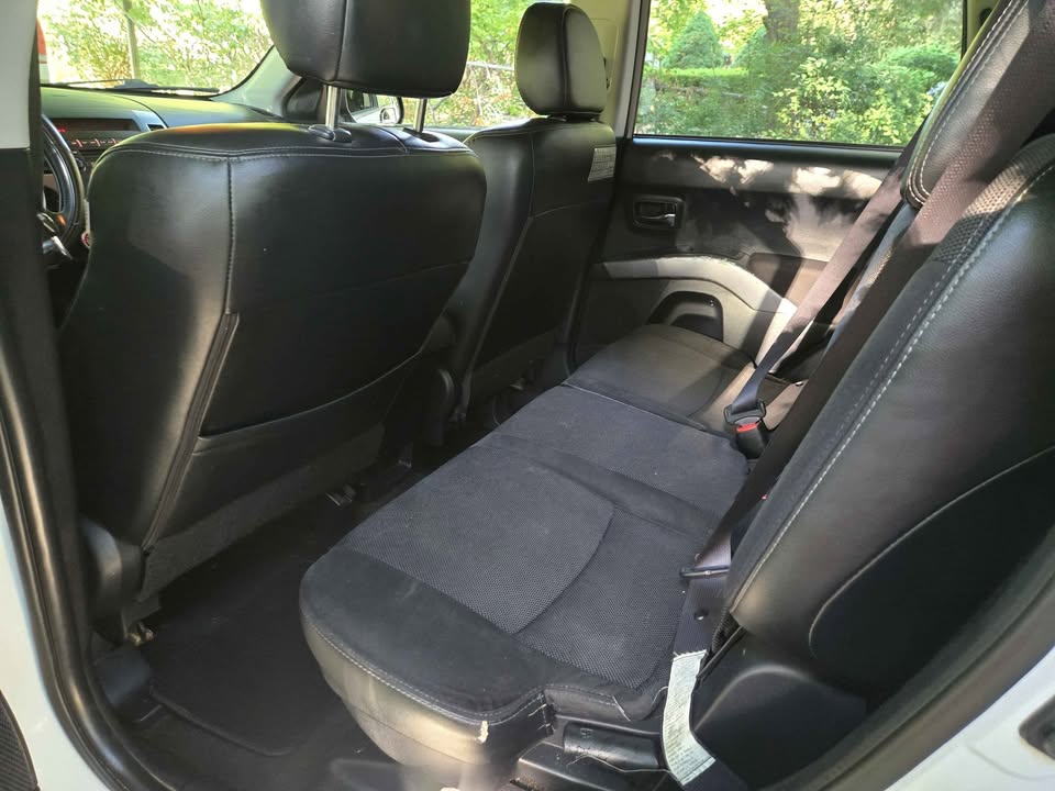 2009 Mitsubishi outlander XLS Sport Utility 4D