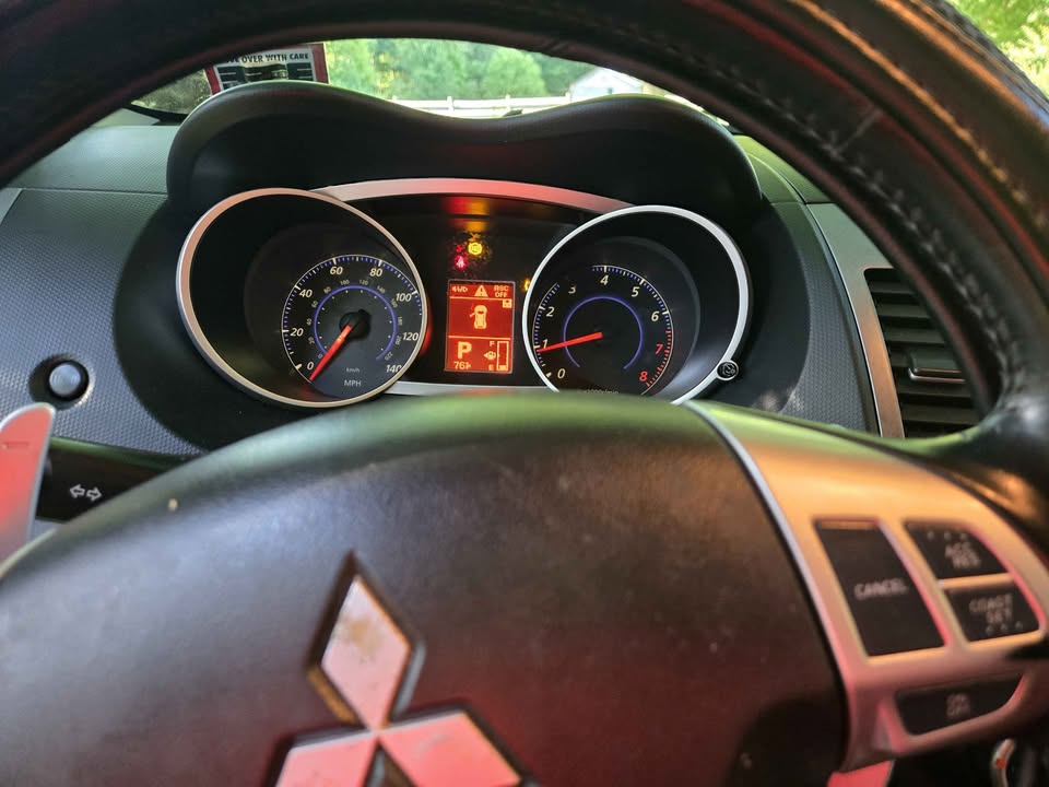 2009 Mitsubishi outlander XLS Sport Utility 4D