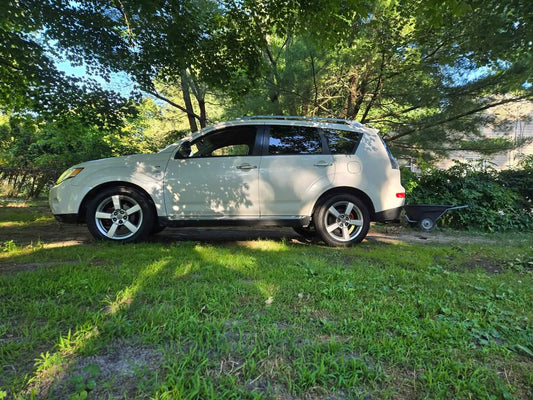 2009 Mitsubishi outlander XLS Sport Utility 4D