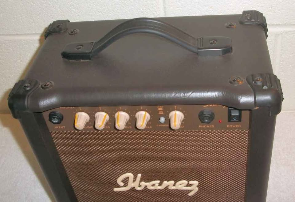 Ibanez ACA 10 Amplifier with Chorus
