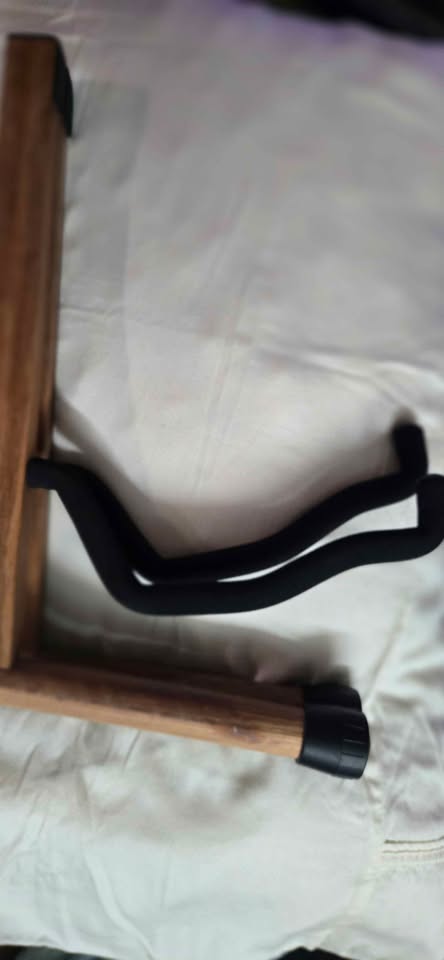 Guitar stand/hanger