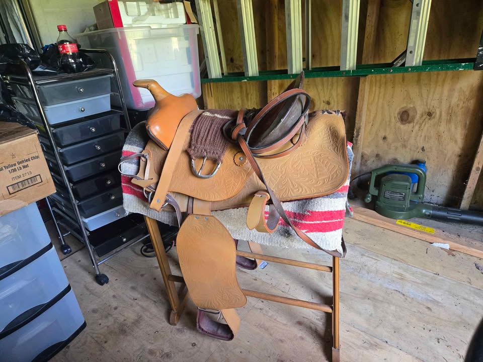 Western saddle