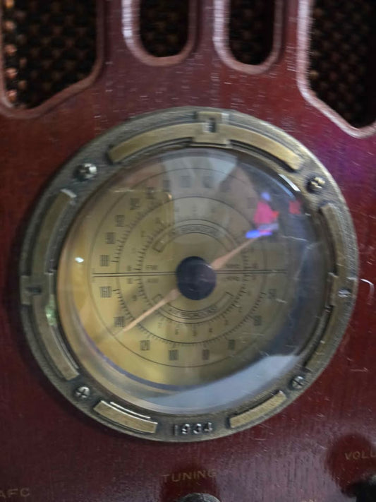 Antique Radio by Thomas collection