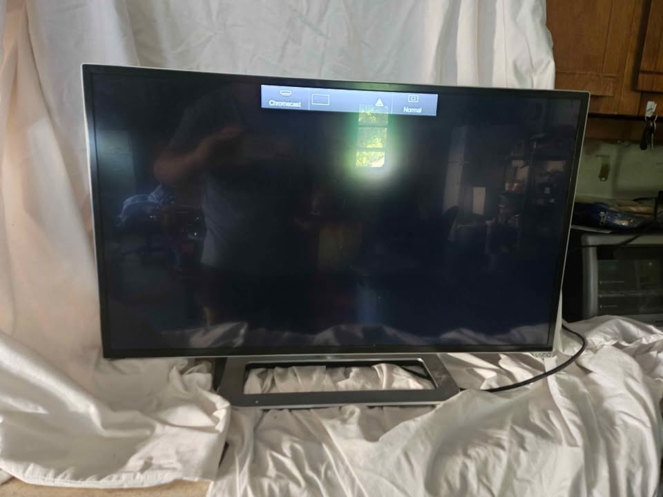 32in Smart Vizio HD tv