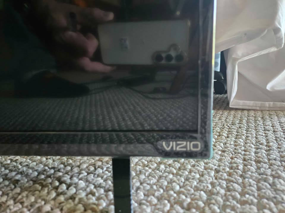 Vizio 32in Roku included flat screen D series