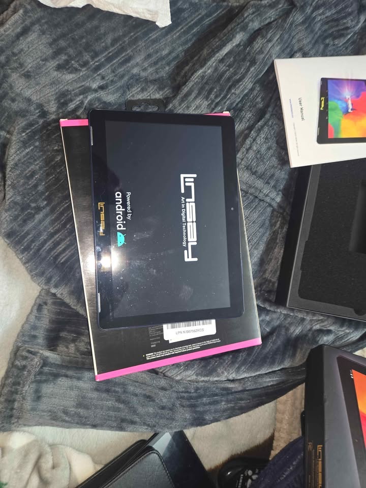 10.1 tablet 128g. 2 in 1 NEW