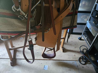 Western saddle