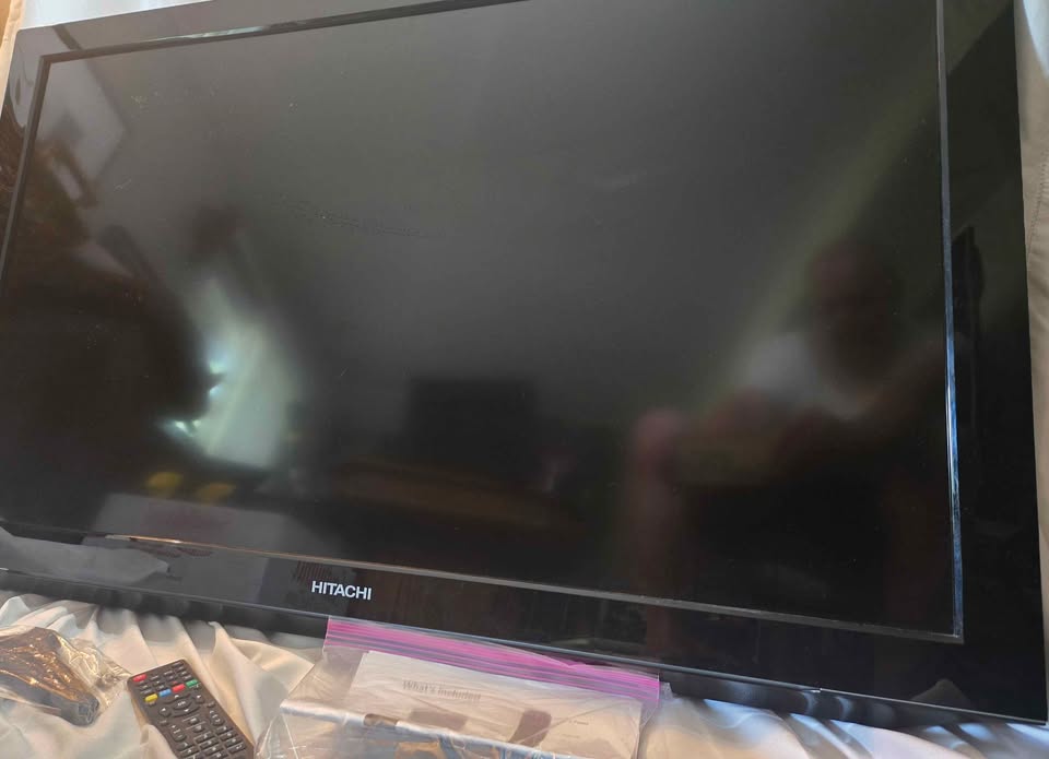 40in Hitachi with 4k Roku included