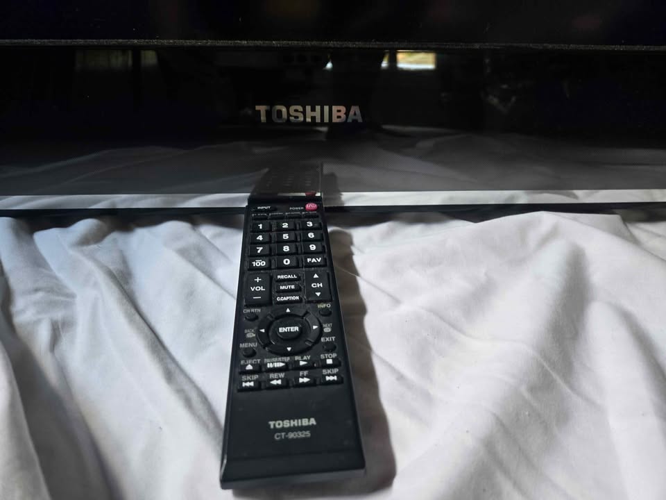 60" Toshiba with Roku free streaming TV