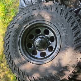 Jeep Wrangler 5 Yokohama Geolander M/T  and 5 Black Rock rims